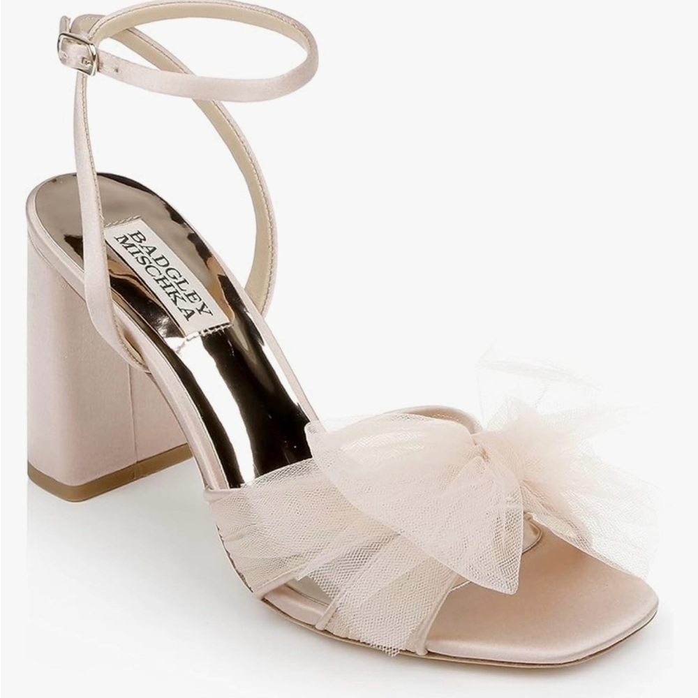 NIB Badgley Mischka Women's Tess Heeled‎ Sandals Size 9 Soft Blush Color